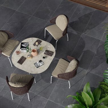 Exterior Essence Negro