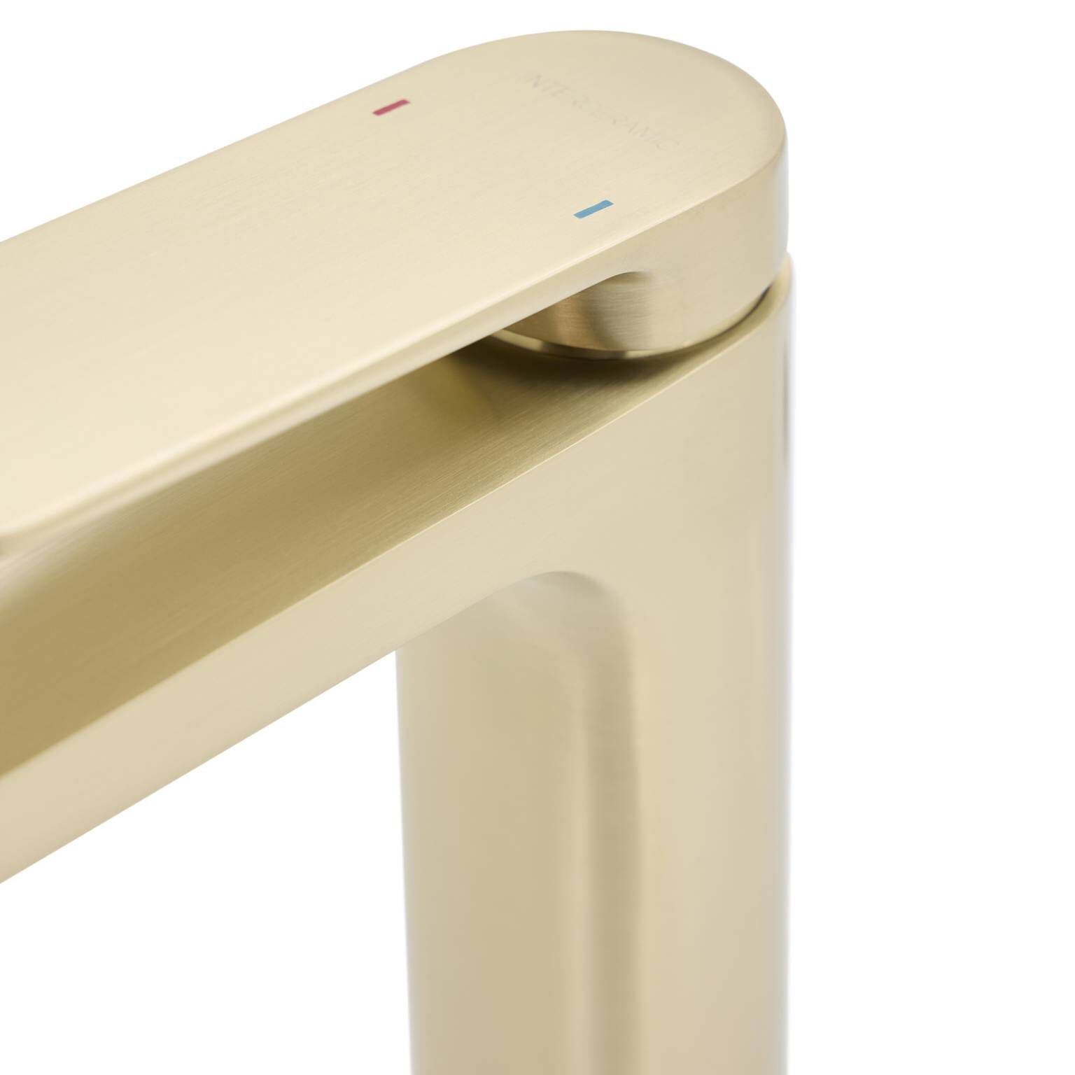 Llave monomando baja para lavabo línea Praga en dorado satinado,,hi-res image number null