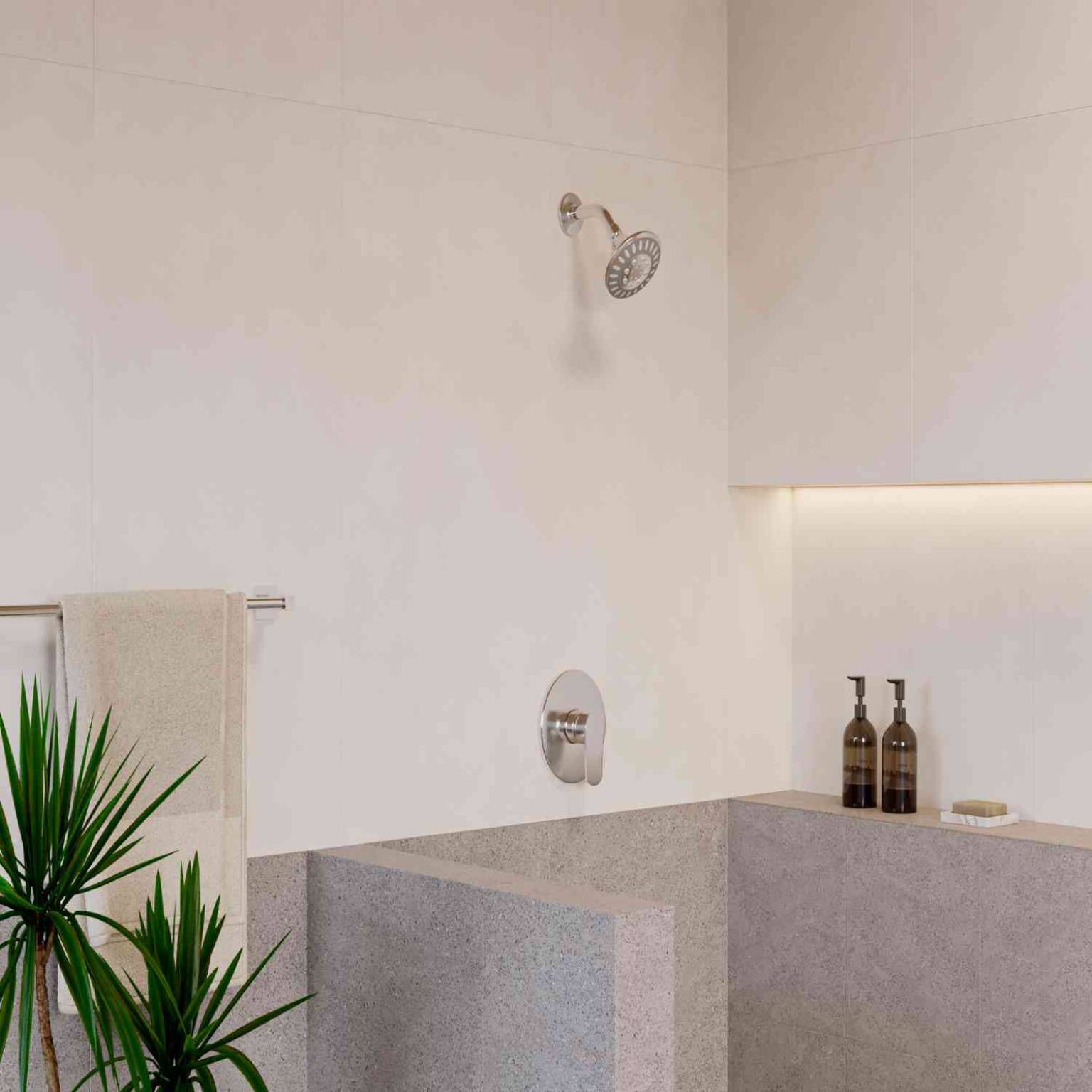 Conjunto de regadera línea Georgia Pro en cromo pulido,,hi-res image number null