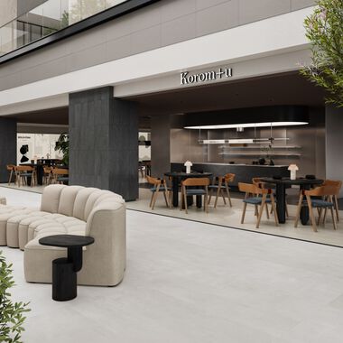 Comercial Luminova Negro